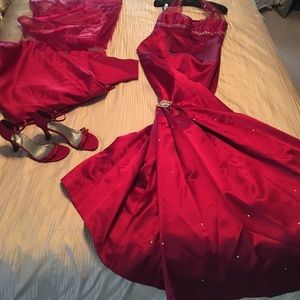 Dress, shoes and extra fabric